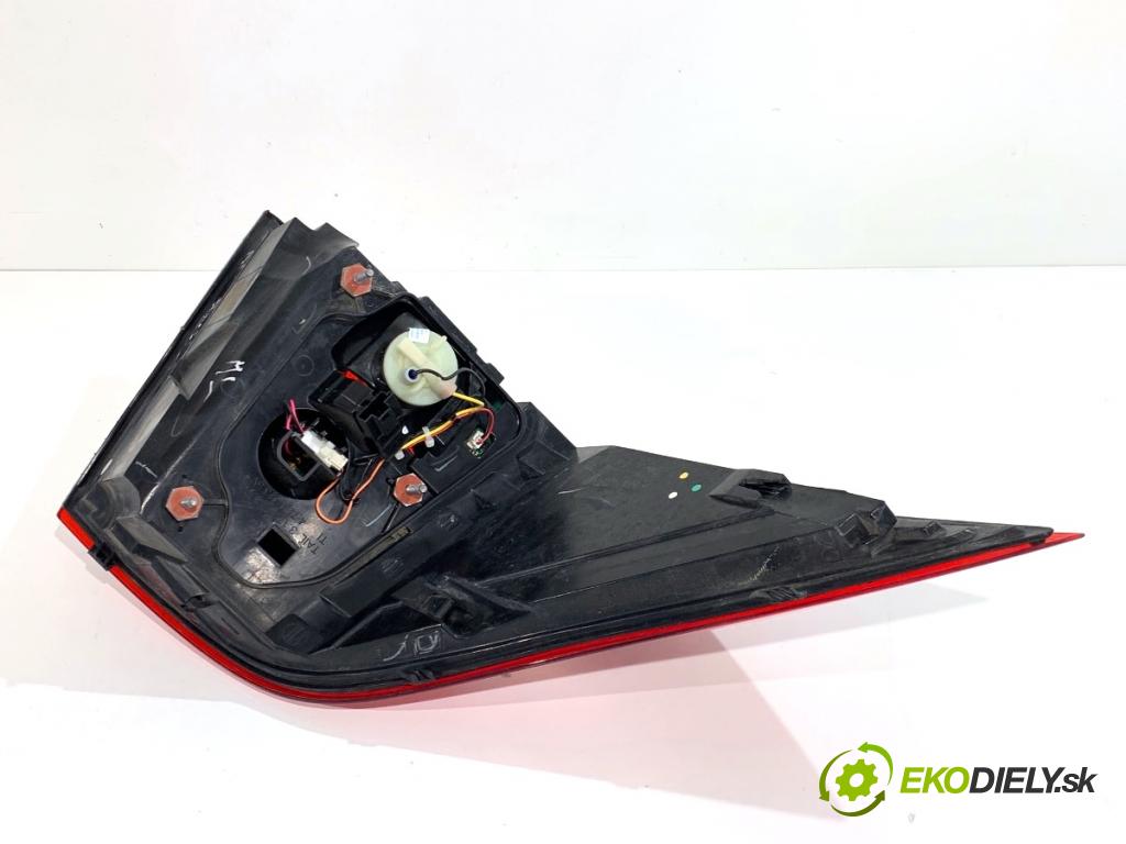 MERCEDES-BENZ W166 SUV 2013 190 kW ML 350 BlueTEC 4-matic (166.024) 2987 světlo pravý zadní část