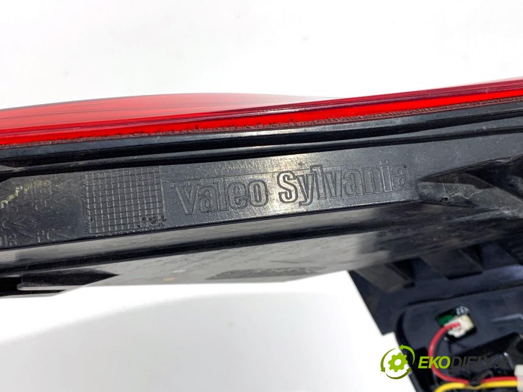 MERCEDES-BENZ W166 SUV 2013 190 kW ML 350 BlueTEC 4-matic (166.024) 2987 Svetlo pravy zad