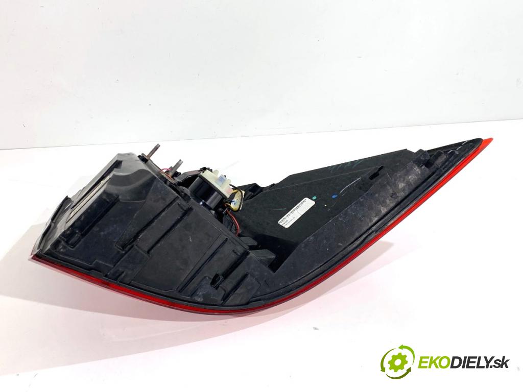 MERCEDES-BENZ W166 SUV 2013 190 kW ML 350 BlueTEC 4-matic (166.024) 2987 světlo levý zadní část A1669063301