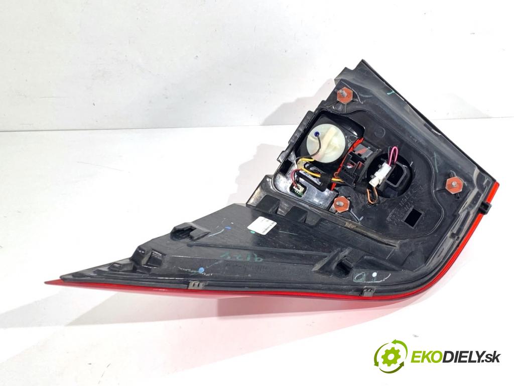 MERCEDES-BENZ W166 SUV 2013 190 kW ML 350 BlueTEC 4-matic (166.024) 2987 světlo levý zadní část A1669063301