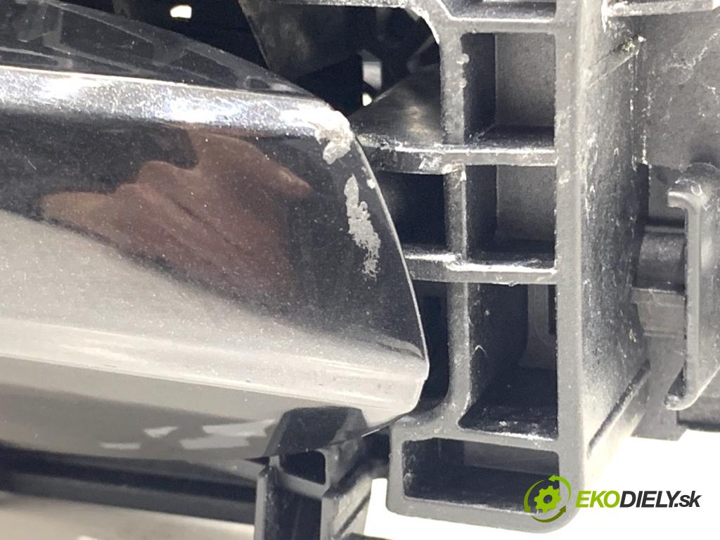 MERCEDES-BENZ W166 SUV 2013 190 kW ML 350 BlueTEC 4-matic (166.024) 2987 Kľučka vonkajšia pravy predný A2047601634