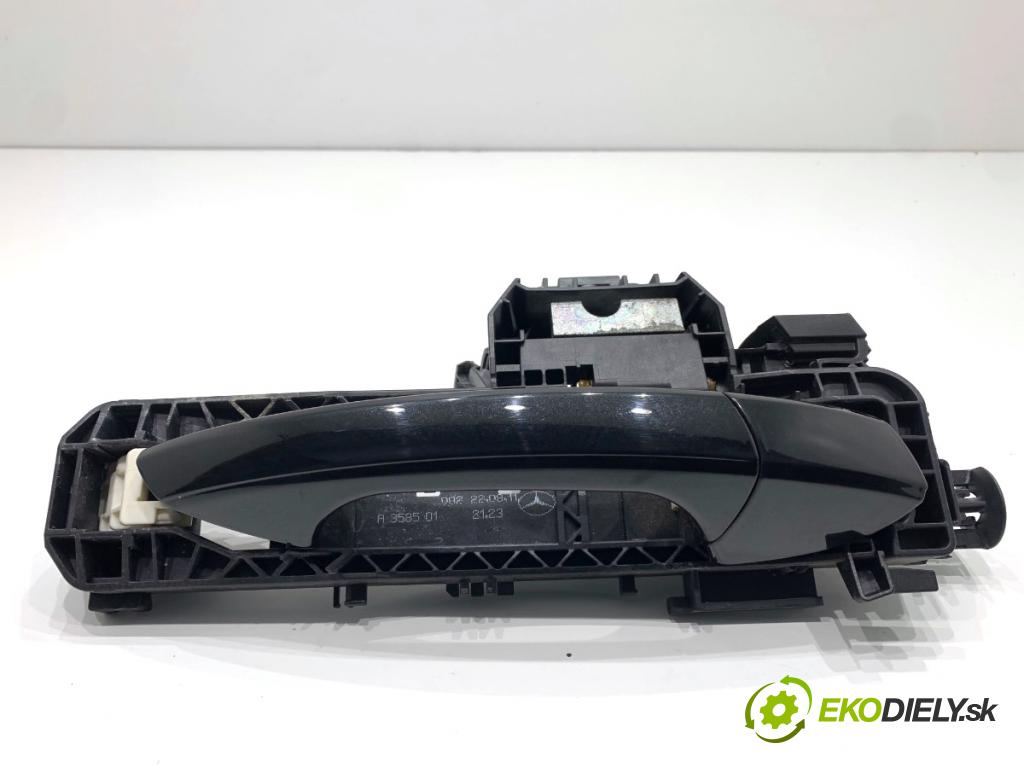 MERCEDES-BENZ W166 SUV 2013 190 kW ML 350 BlueTEC 4-matic (166.024) 2987 Kľučka vonkajšia pravy zad A2047601634