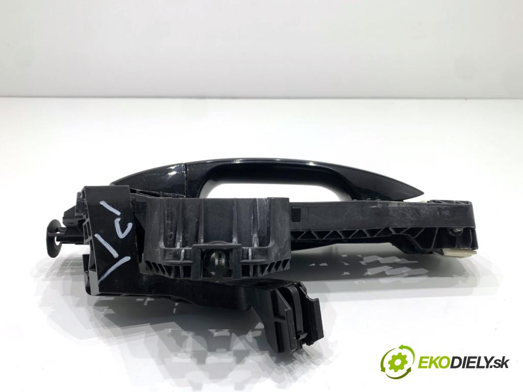 MERCEDES-BENZ W166 SUV 2013 190 kW ML 350 BlueTEC 4-matic (166.024) 2987 klika vnejší pravý zadní část A2047601634