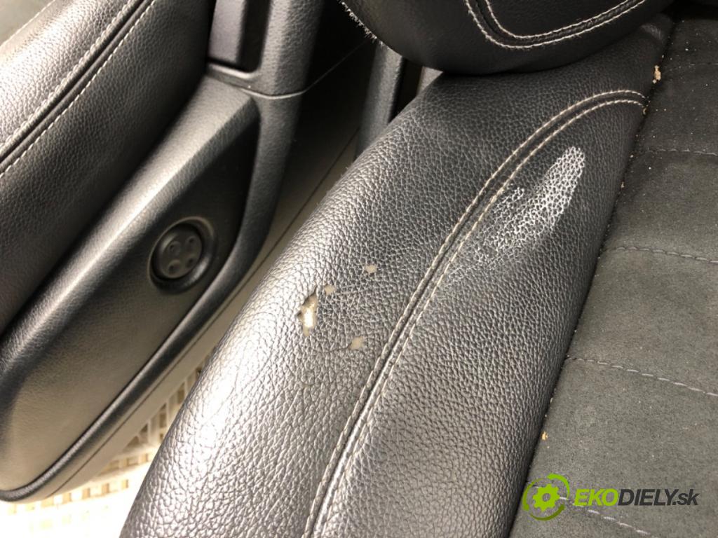 MERCEDES-BENZ W166 SUV 2013 190 kW ML 350 BlueTEC 4-matic (166.024) 2987 Sedadlá, sedačky Sedadlo bočné