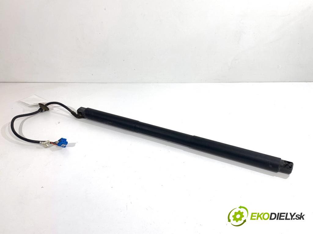 MERCEDES-BENZ W166 SUV 2013 190 kW ML 350 BlueTEC 4-matic (166.024) 2987 teleskop Teleskop dveří pravý 