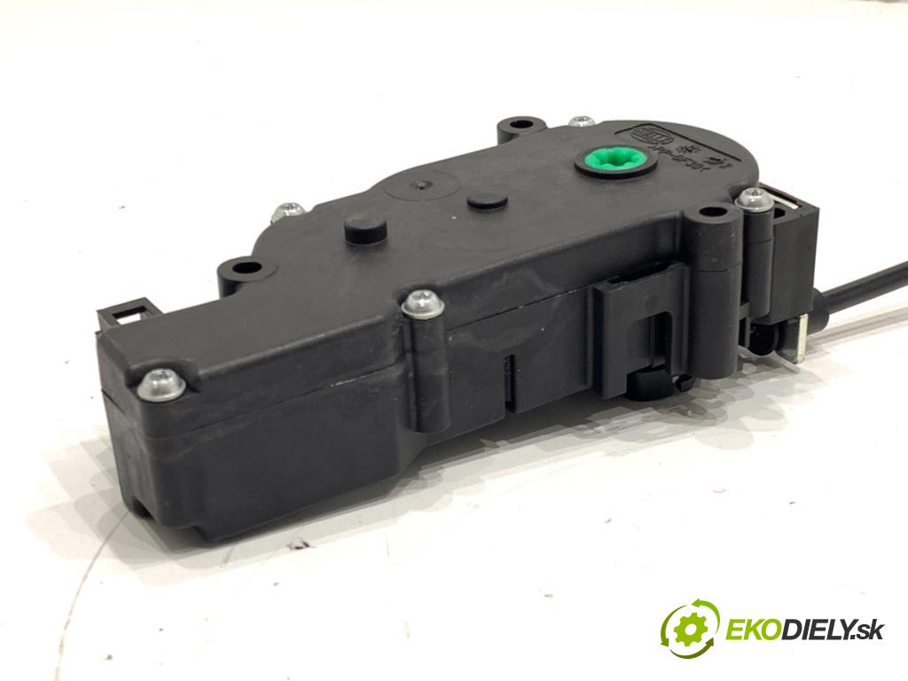 MERCEDES-BENZ W166 SUV 2013 190 kW ML 350 BlueTEC 4-matic (166.024) 2987 doťah dverí zad A2047500060