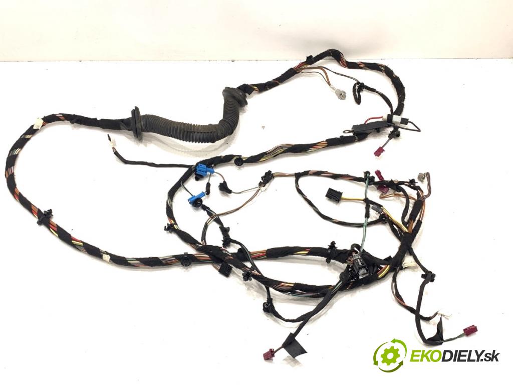 MERCEDES-BENZ W166 SUV 2013 190 kW ML 350 BlueTEC 4-matic (166.024) 2987 káblovačka dveří kufra zadní část 