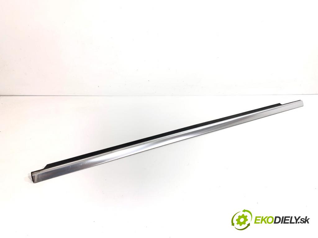 MERCEDES-BENZ W166 SUV 2013 190 kW ML 350 BlueTEC 4-matic (166.024) 2987 lišta Sbírání: přední část levý 