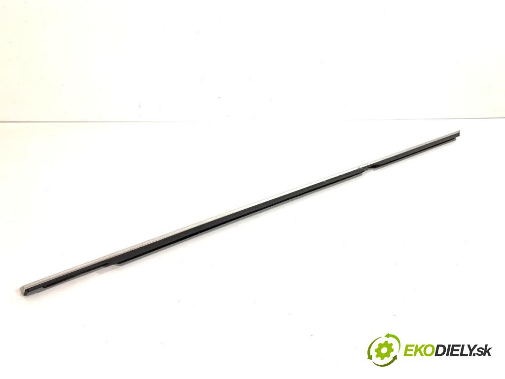 MERCEDES-BENZ W166 SUV 2013 190 kW ML 350 BlueTEC 4-matic (166.024) 2987 lišta Sbírání: zadní část pravý