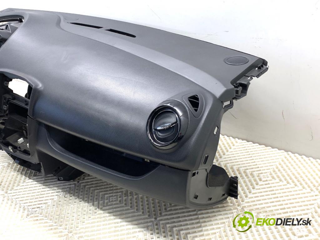 RENAULT CLIO IV liftback 2013 66 kW 1.5 dCi 90 1461 palubní doska 682007861R (Palubní deska)