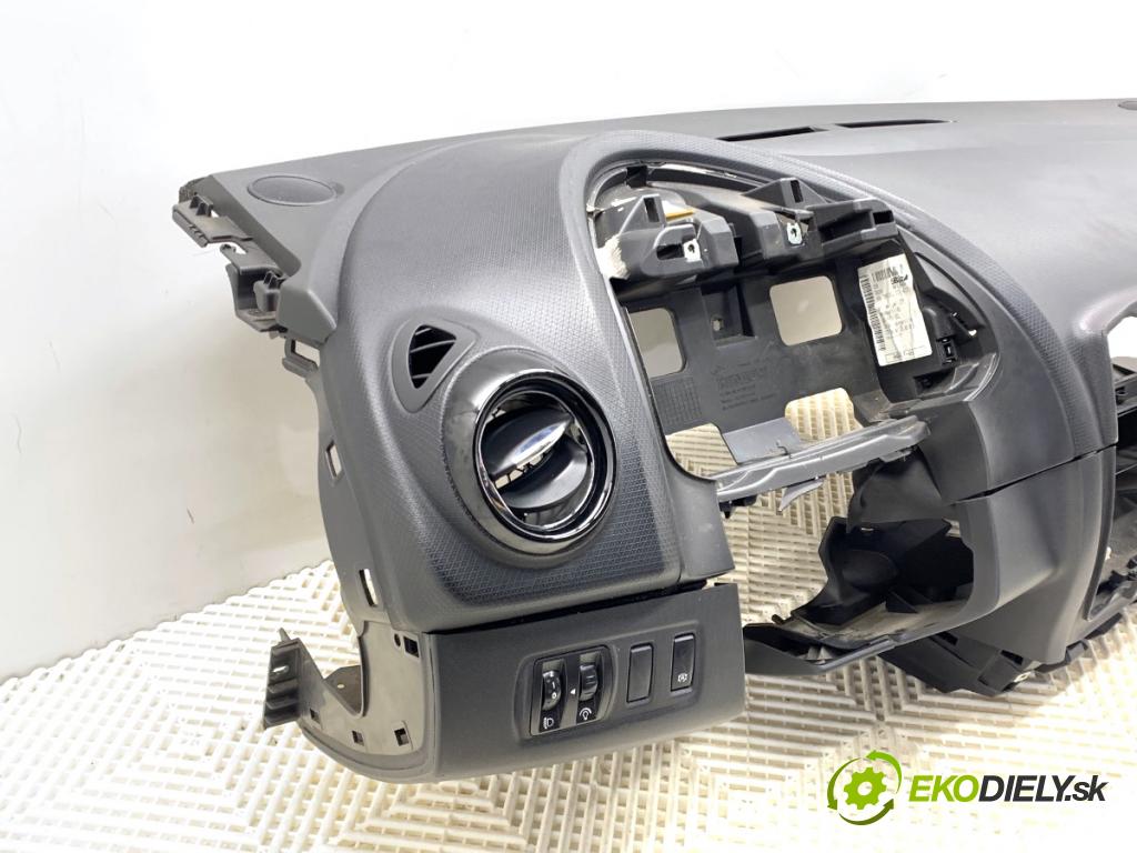 RENAULT CLIO IV liftback 2013 66 kW 1.5 dCi 90 1461 palubní doska 682007861R (Palubní deska)
