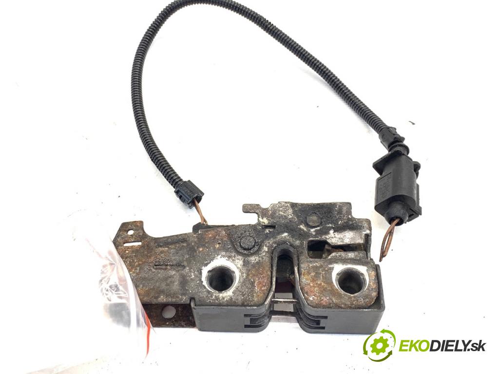 VW GOLF PLUS V liftback 2008 77 kW 1.9 TDI 1896 zámok kapoty predný