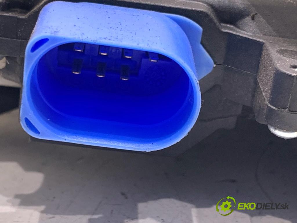 VW GOLF PLUS V liftback 2008 77 kW 1.9 TDI 1896 zámok Dvere ľavy zad 7L0839015D