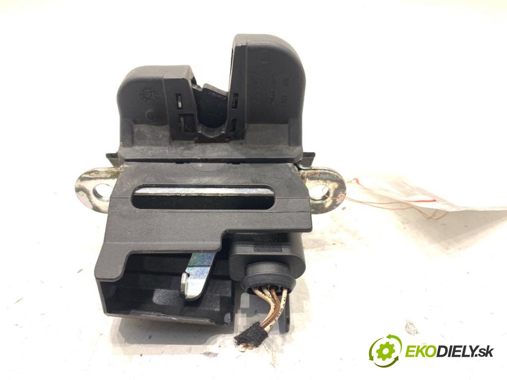 VW GOLF PLUS V liftback 2008 77 kW 1.9 TDI 1896 zámok dveří zadní část 3C9827645A