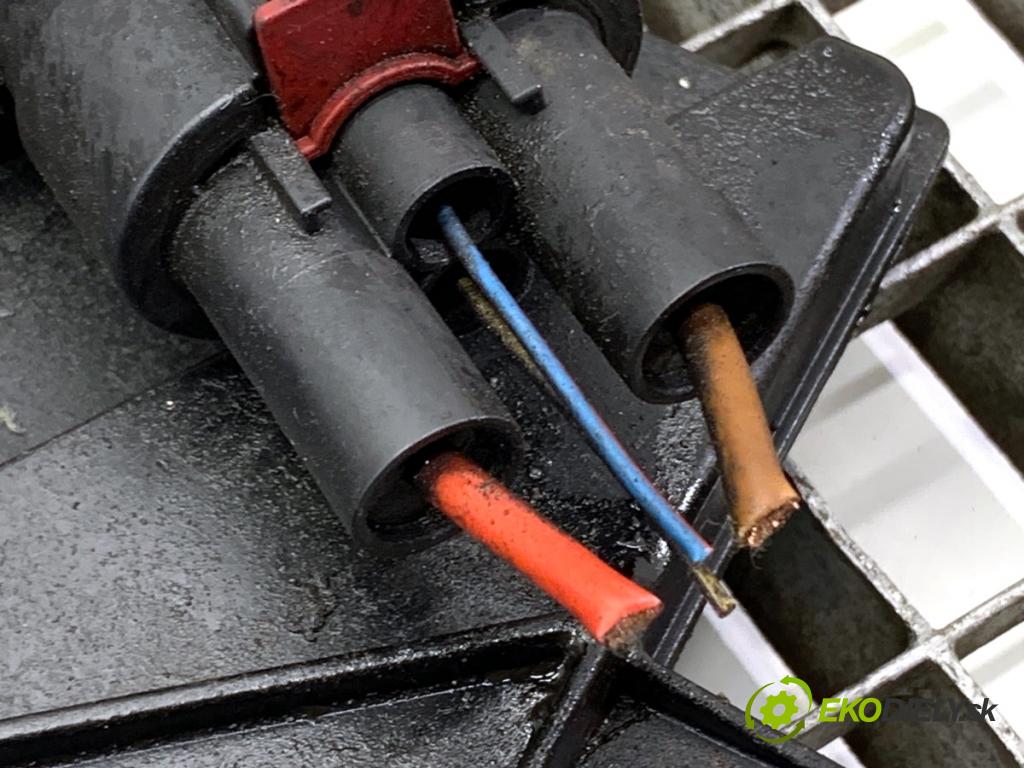 VW GOLF PLUS V liftback 2008 77 kW 1.9 TDI 1896 ventilátor chladiče 1K0121205AA (Ventilátor)