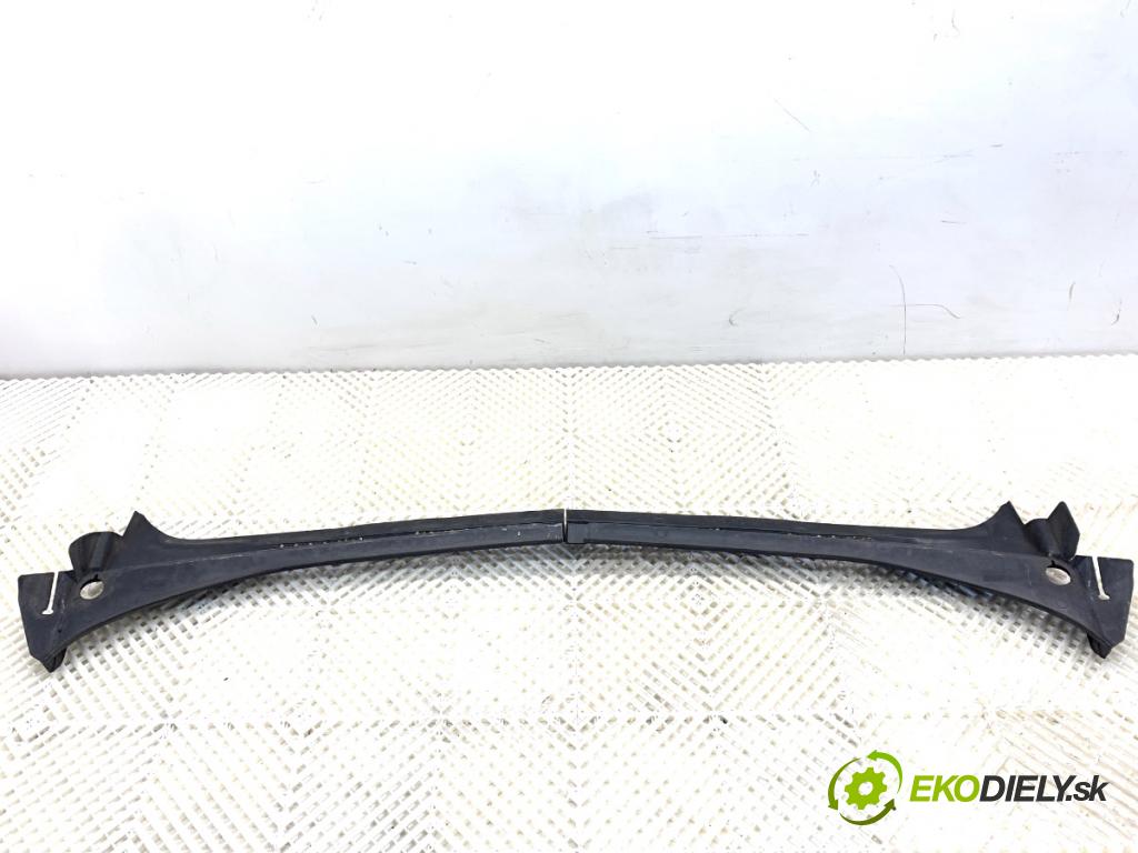 VW GOLF PLUS V liftback 2008 77 kW 1.9 TDI 1896 torpédo plast pod čelní okno 5M0819403B (Plast pod čelním sklem)