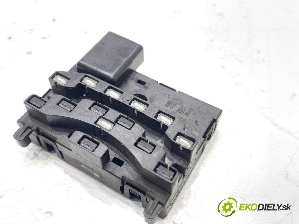 VW GOLF PLUS V liftback 2008 77 kW 1.9 TDI 1896 Snímač uhlu uhlu 1K0959654