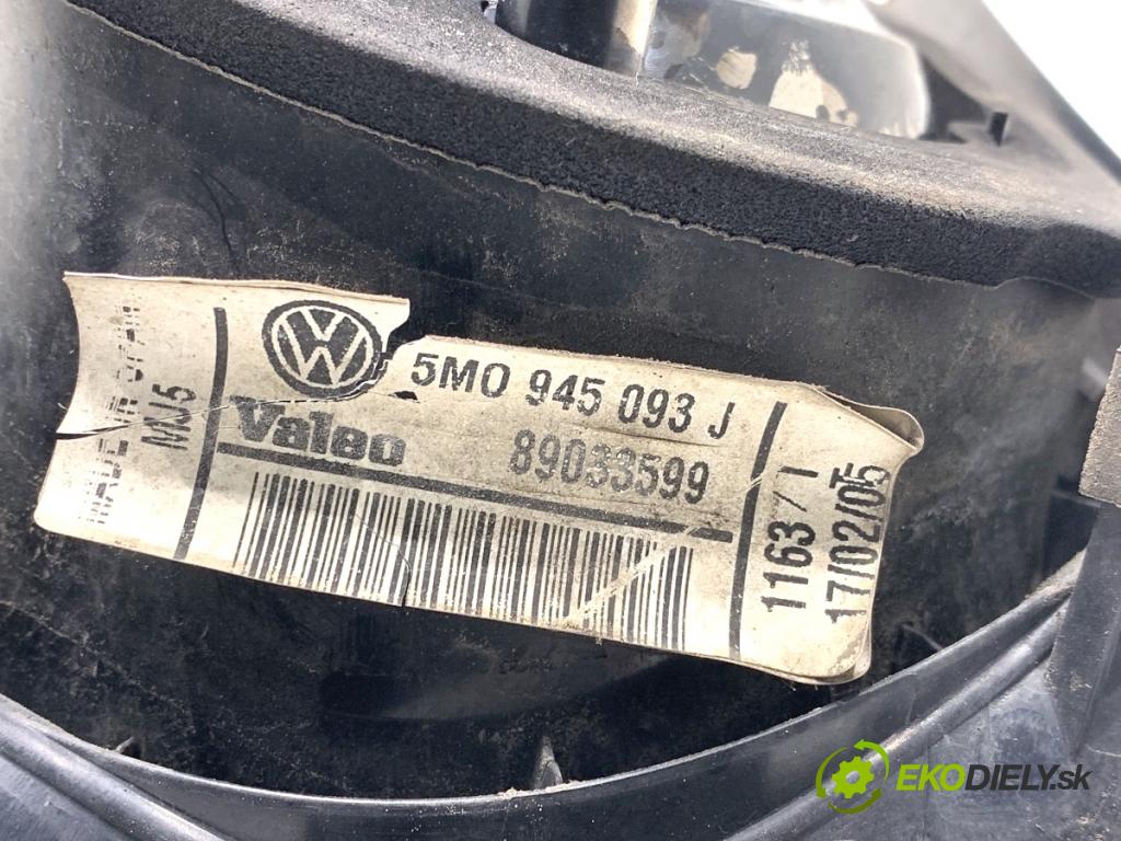 VW GOLF PLUS V liftback 2008 77 kW 1.9 TDI 1896 světlo zadní část levá strana vnitřní 5M0945093J (Klika dveří ostatní)