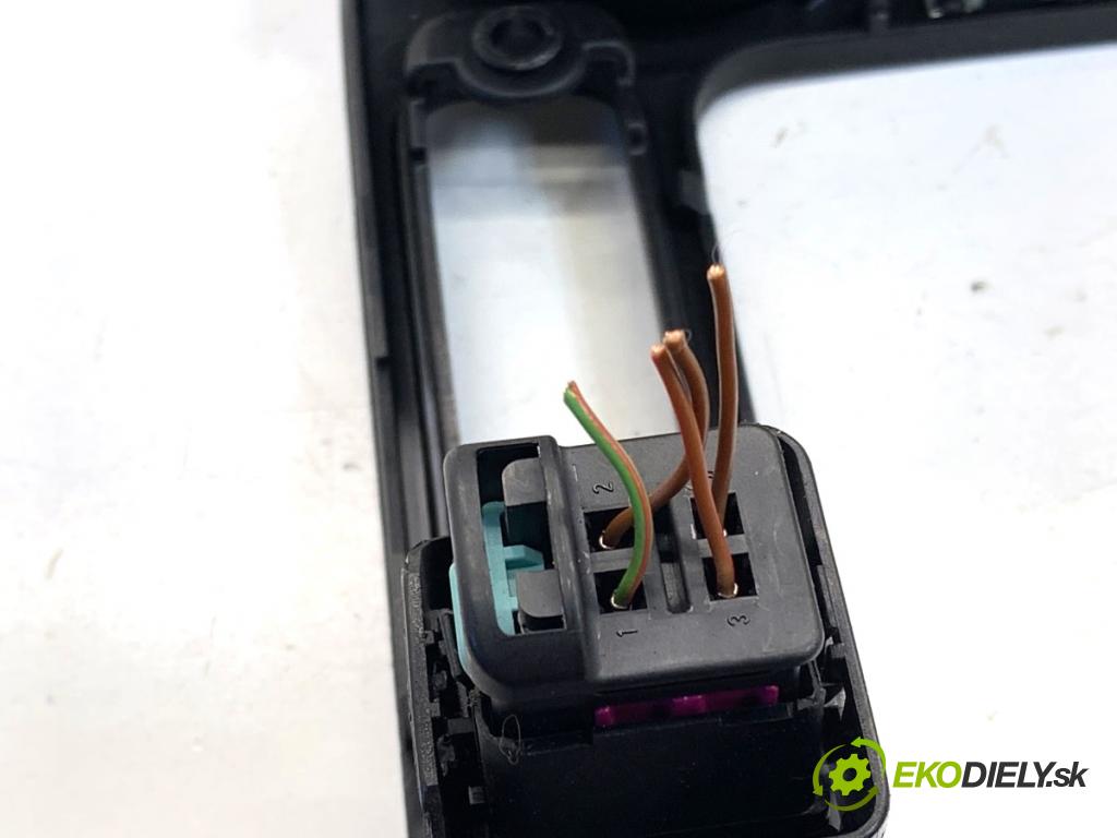 VW GOLF PLUS V liftback 2008 77 kW 1.9 TDI 1896 mří topení přední část