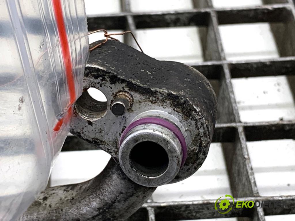 VW GOLF PLUS V liftback 2008 77 kW 1.9 TDI 1896 rúrka klimatizace 1K0820721BD (Trubka klimatizace)