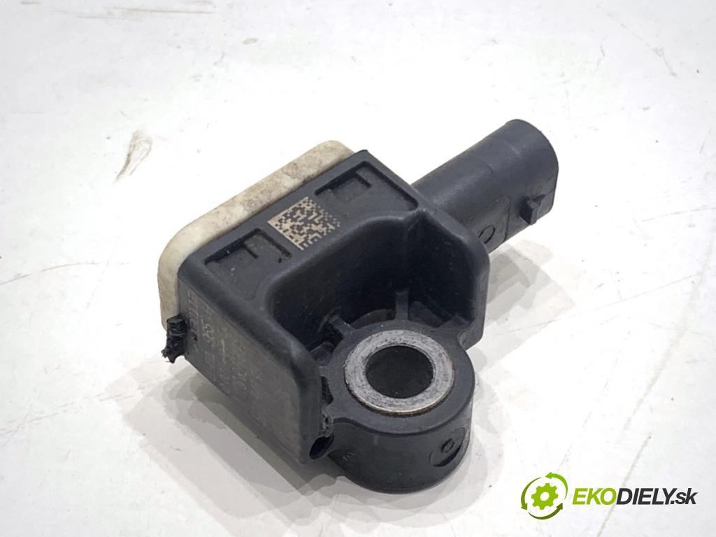 MERCEDES-BENZ W166 SUV 2013 190 kW ML 350 BlueTEC 4-matic (166.024) 2987 Snímač nárazu A1668210151 (Snímač nárazu)