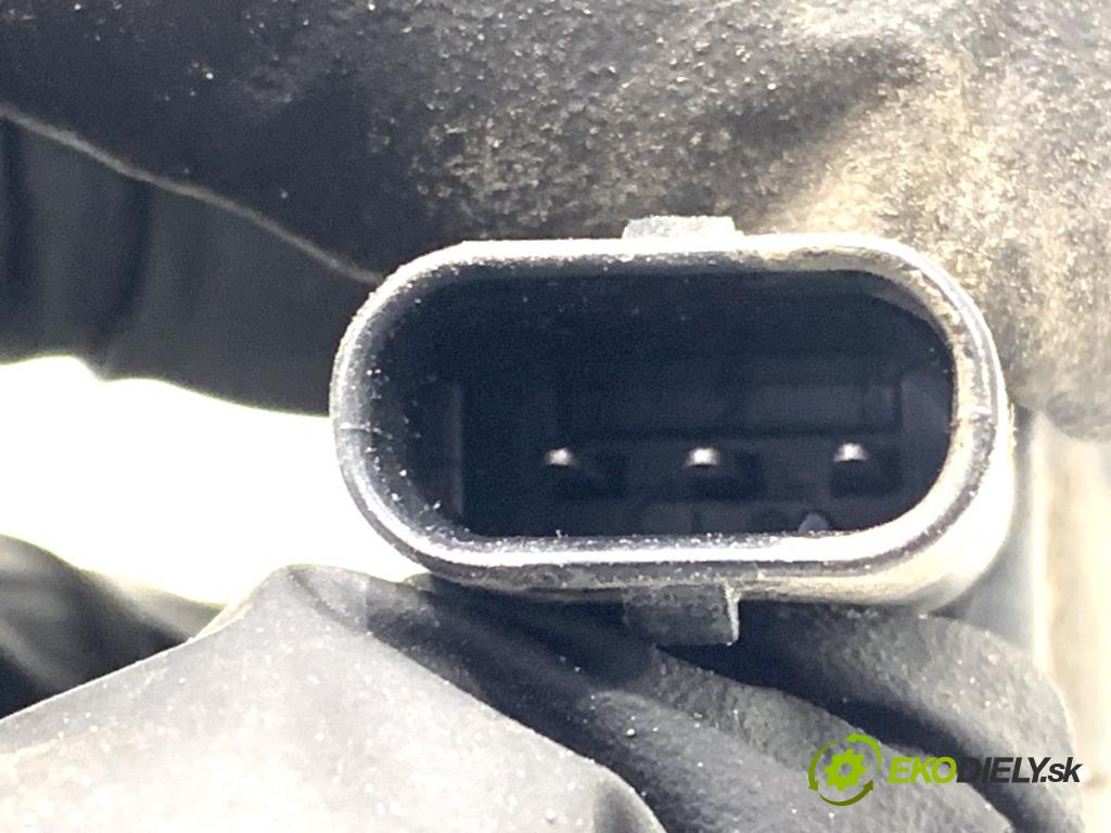 MERCEDES-BENZ W166 SUV 2013 190 kW ML 350 BlueTEC 4-matic (166.024) 2987 Snímač PDC A2125420018