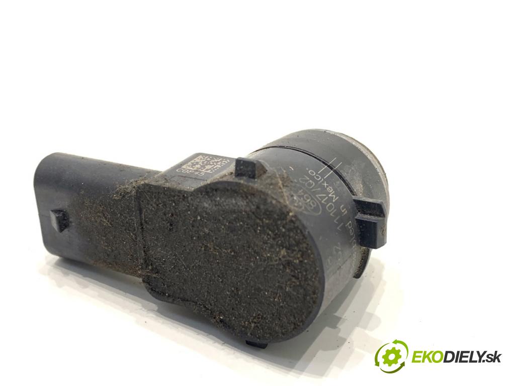 MERCEDES-BENZ W166 SUV 2013 190 kW ML 350 BlueTEC 4-matic (166.024) 2987 snímač PDC A2125420018