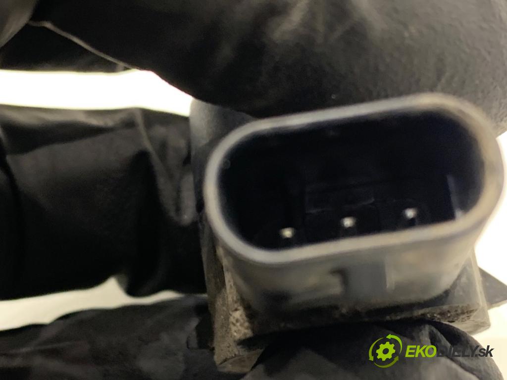 MERCEDES-BENZ W166 SUV 2013 190 kW ML 350 BlueTEC 4-matic (166.024) 2987 Snímač PDC A2125420018