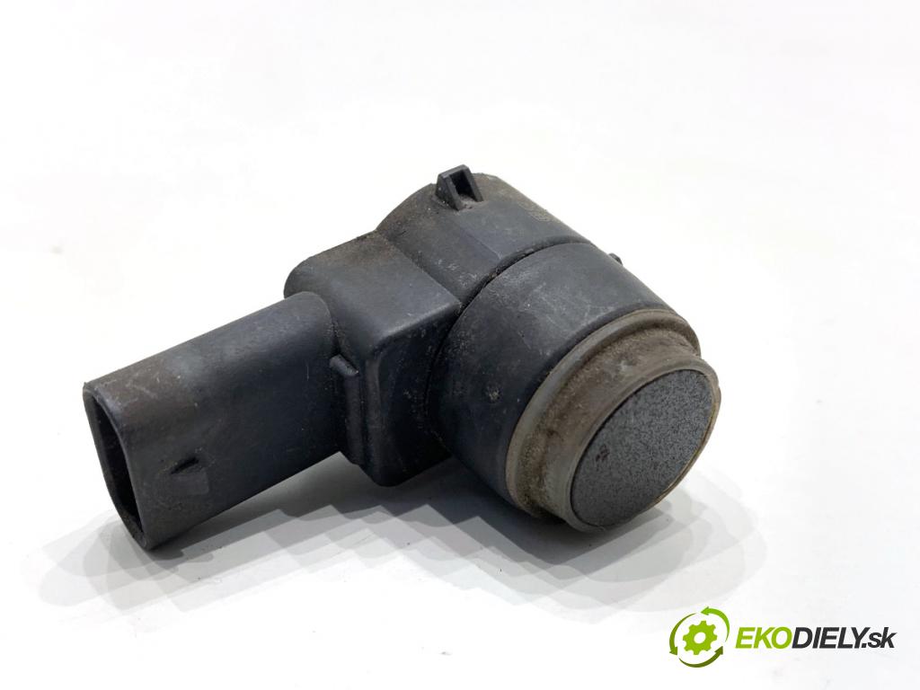 MERCEDES-BENZ W166 SUV 2013 190 kW ML 350 BlueTEC 4-matic (166.024) 2987 snímač PDC A2125420018