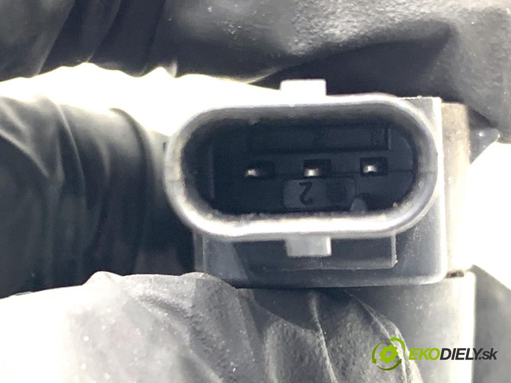 MERCEDES-BENZ W166 SUV 2013 190 kW ML 350 BlueTEC 4-matic (166.024) 2987 Snímač PDC A2125420018