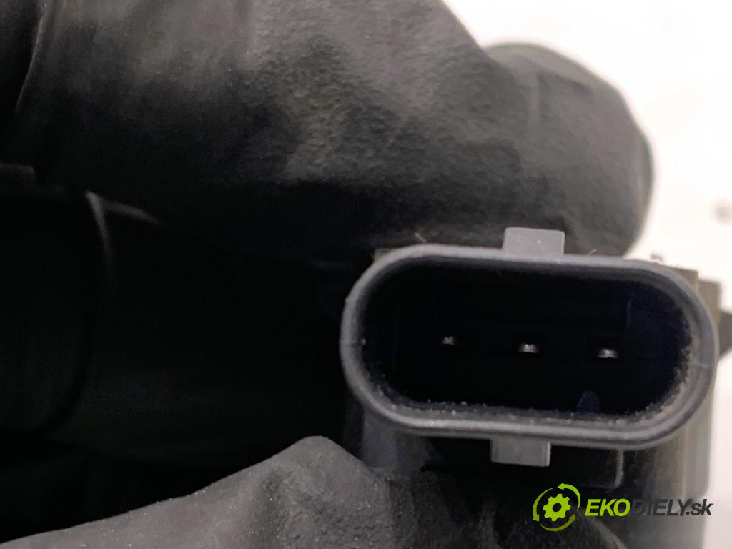 MERCEDES-BENZ W166 SUV 2013 190 kW ML 350 BlueTEC 4-matic (166.024) 2987 Snímač PDC A2125420018