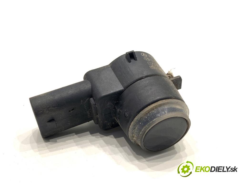 MERCEDES-BENZ W166 SUV 2013 190 kW ML 350 BlueTEC 4-matic (166.024) 2987 snímač PDC A2125420118