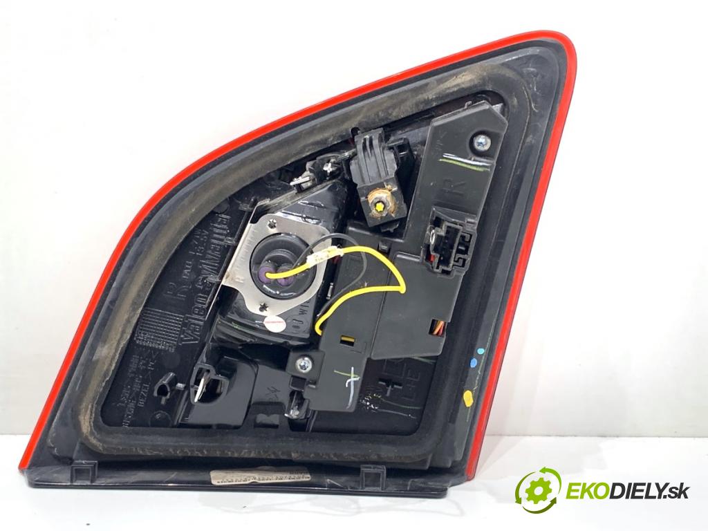 MERCEDES-BENZ W166 SUV 2013 190 kW ML 350 BlueTEC 4-matic (166.024) 2987 Svetlo zad pravá vnútorná  (Kľučka dverí ostatné)