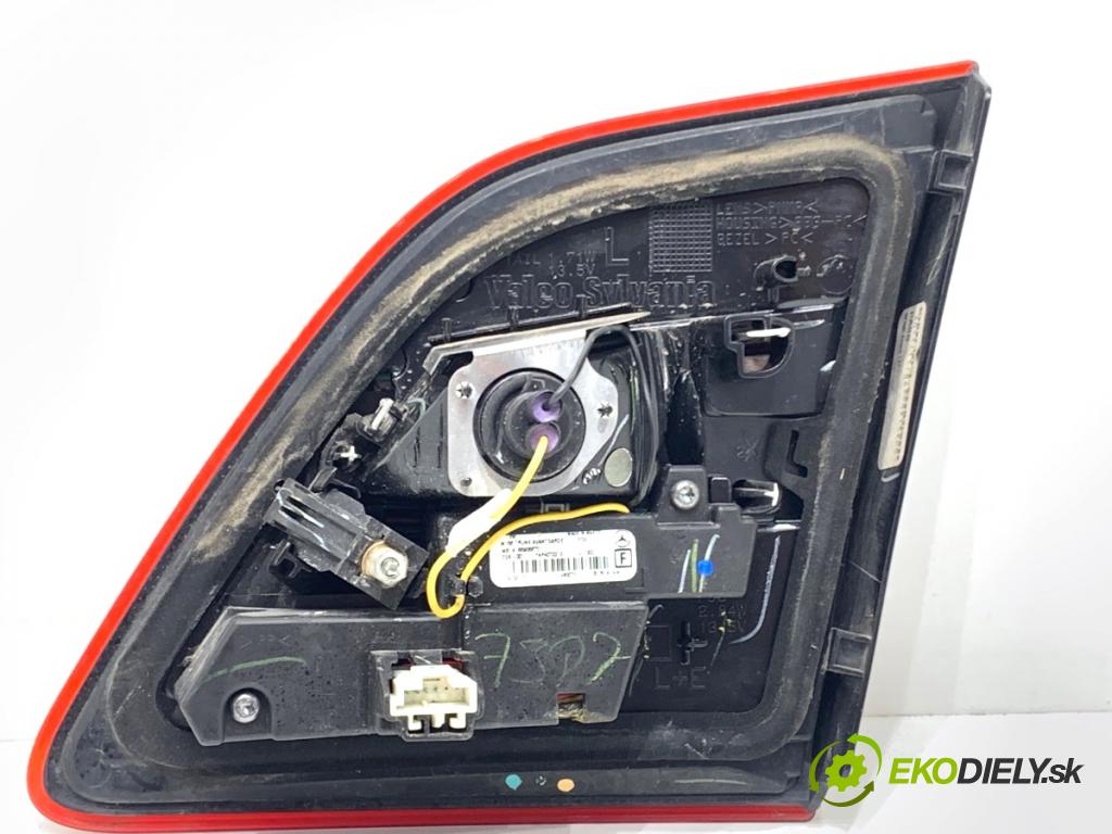 MERCEDES-BENZ W166 SUV 2013 190 kW ML 350 BlueTEC 4-matic (166.024) 2987 Svetlo zad ľavá strana vnútorná A1669068701 (Kľučka dverí ostatné)