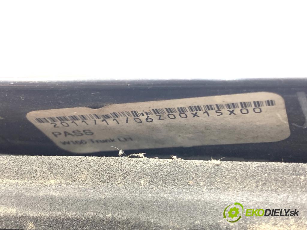 MERCEDES-BENZ W166 SUV 2013 190 kW ML 350 BlueTEC 4-matic (166.024) 2987 Svetlo zad ľavá strana vnútorná A1669068701 (Kľučka dverí ostatné)