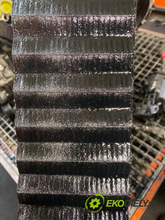 KIA CARENS IV nadwozie wielkoprzestrzenne (MPV) 2013 100 kW 1.7 CRDi 1685 motor D4FD (Motor)