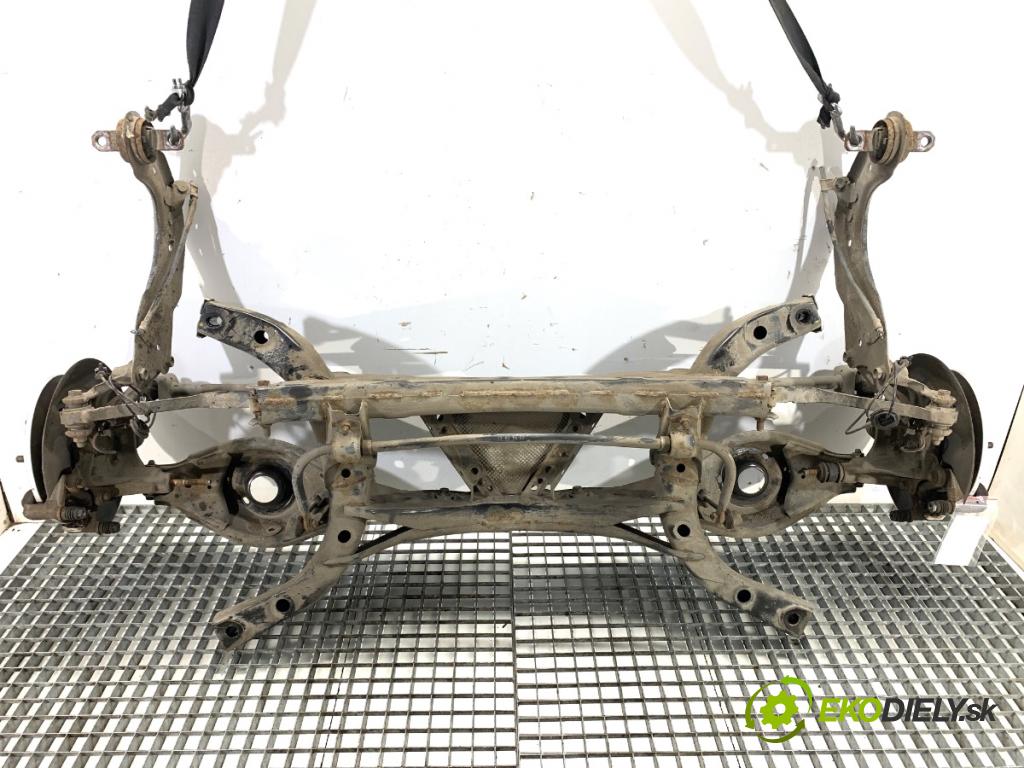 MAZDA 3 BM sedan 2016 88 kW 2.0 1998 výztuha zadní část 