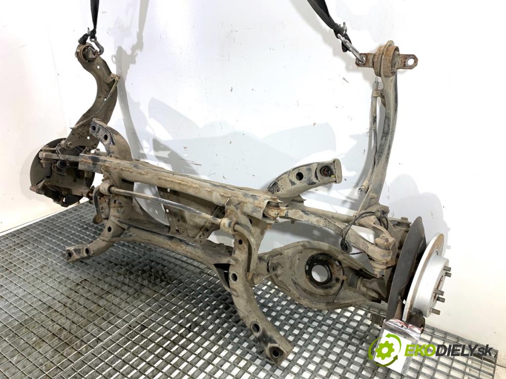 MAZDA 3 BM sedan 2016 88 kW 2.0 1998 výztuha zadní část