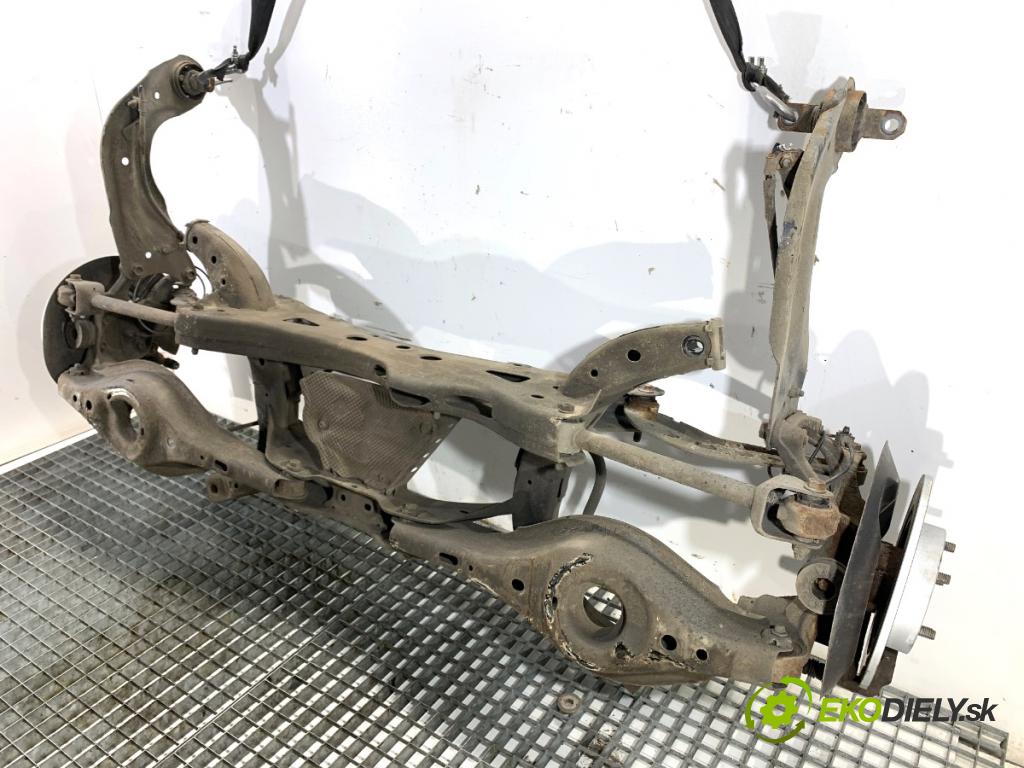 MAZDA 3 BM sedan 2016 88 kW 2.0 1998 výztuha zadní část