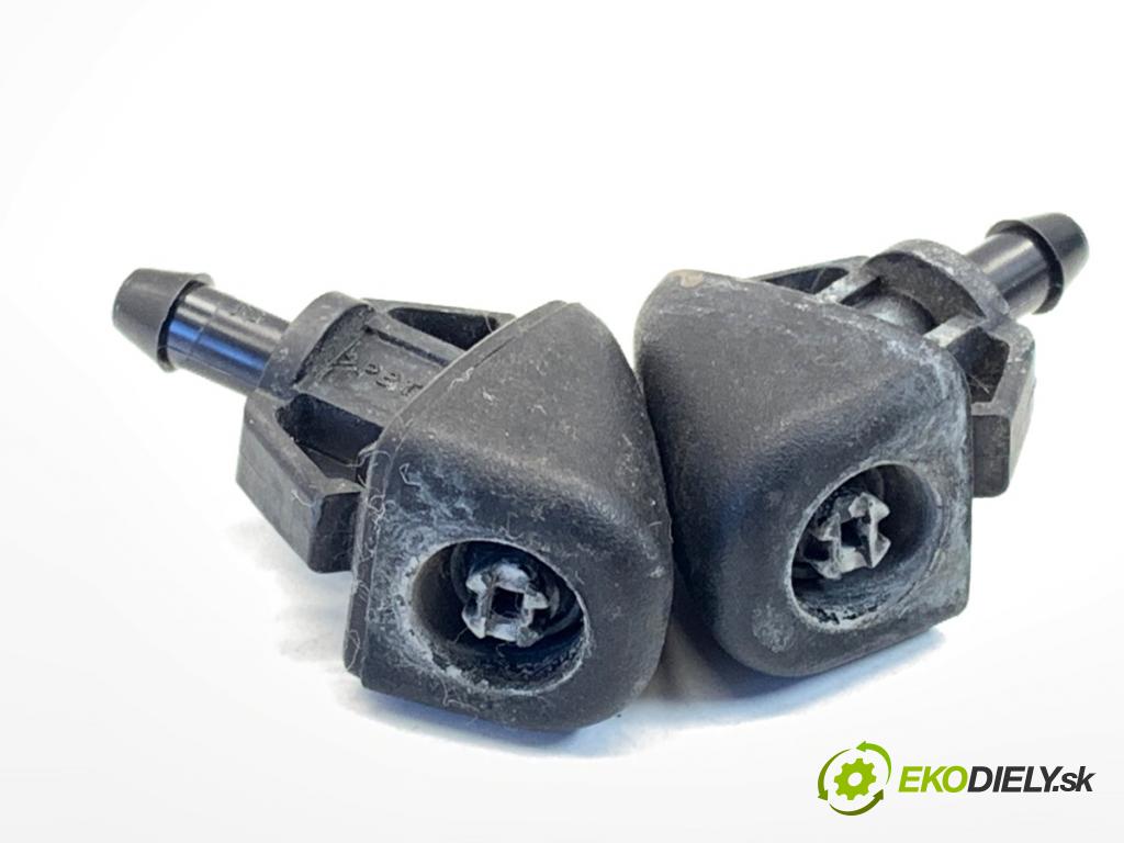 MAZDA 3 BM sedan 2016 88 kW 2.0 1998 ostřikovače ostřikovačů 