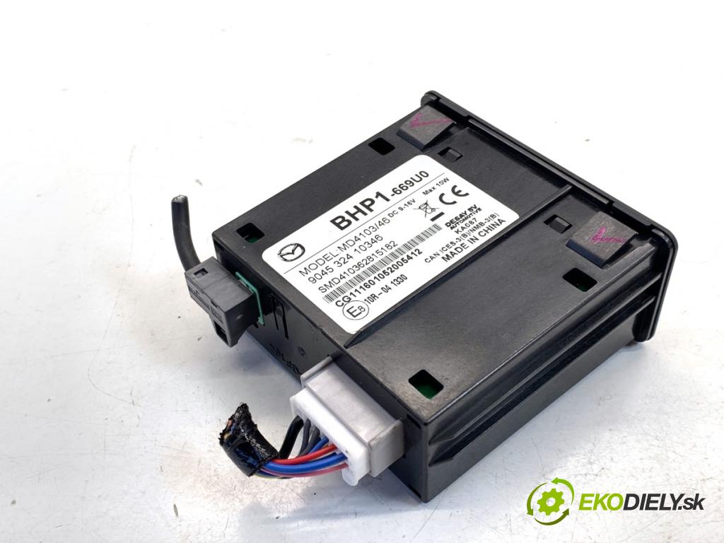 MAZDA 3 BM sedan 2016 88 kW 2.0 1998 HNÍZDO: USB BHP1669U0