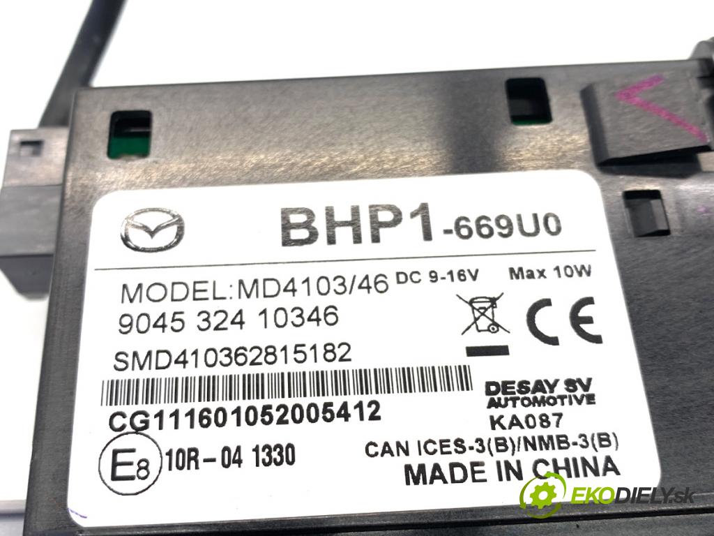 MAZDA 3 BM sedan 2016 88 kW 2.0 1998 HNÍZDO: USB BHP1669U0