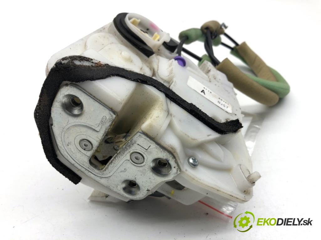 MAZDA 3 BM sedan 2016 88 kW 2.0 1998 zámok dveře levý zadní část 