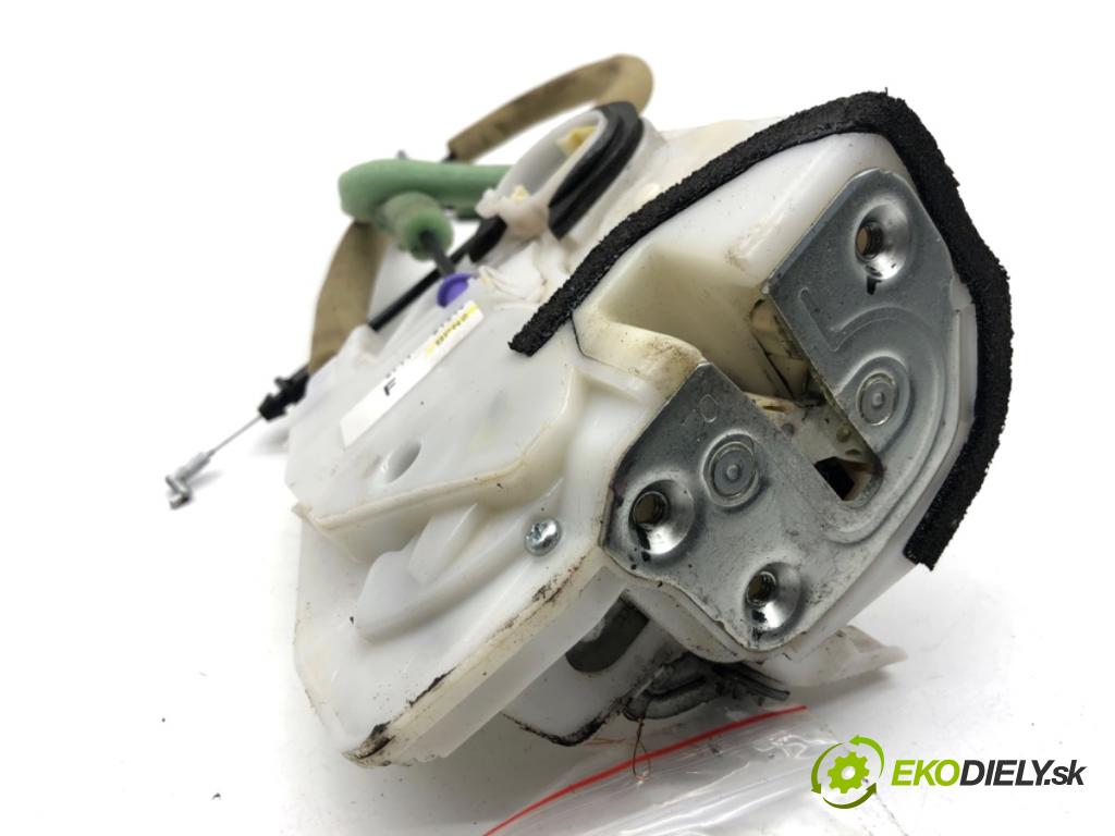 MAZDA 3 BM sedan 2016 88 kW 2.0 1998 zámok dveře pravý přední část 