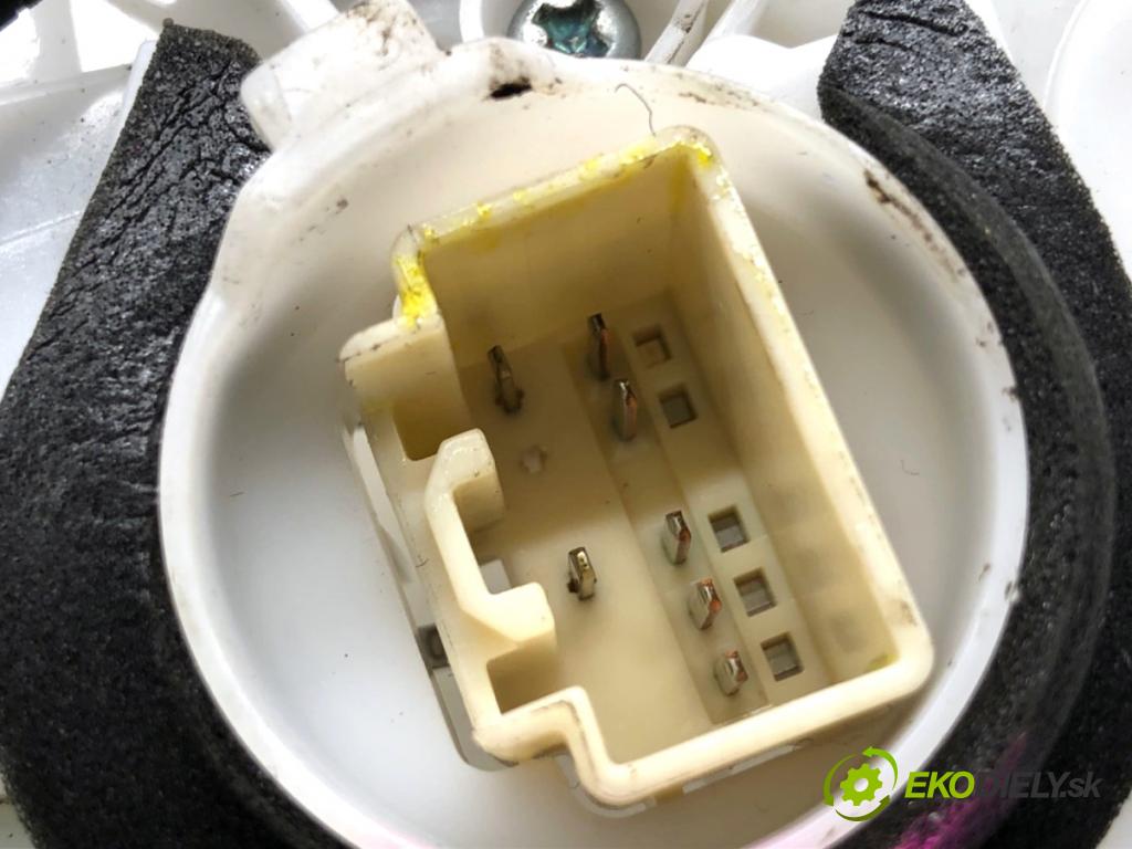 MAZDA 3 BM sedan 2016 88 kW 2.0 1998 zámok dveře levý přední část