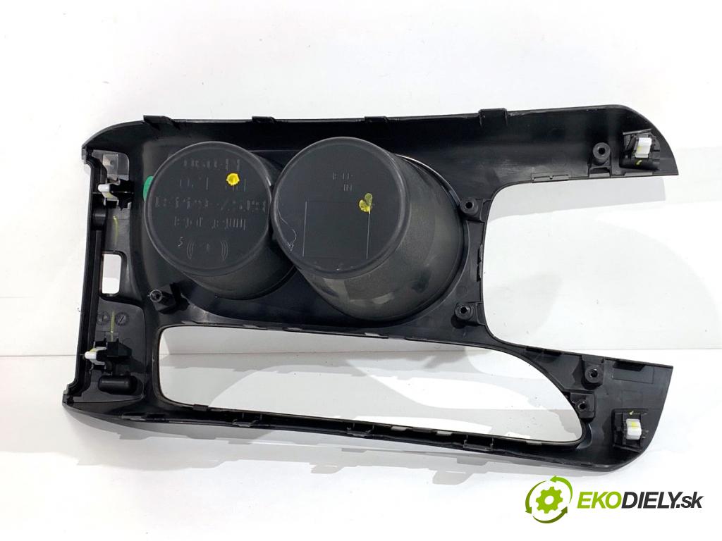 MAZDA 3 BM sedan 2016 88 kW 2.0 1998 Držiak na nápoje BJS7-64431 (Držiak (úchyt) na nápoje)