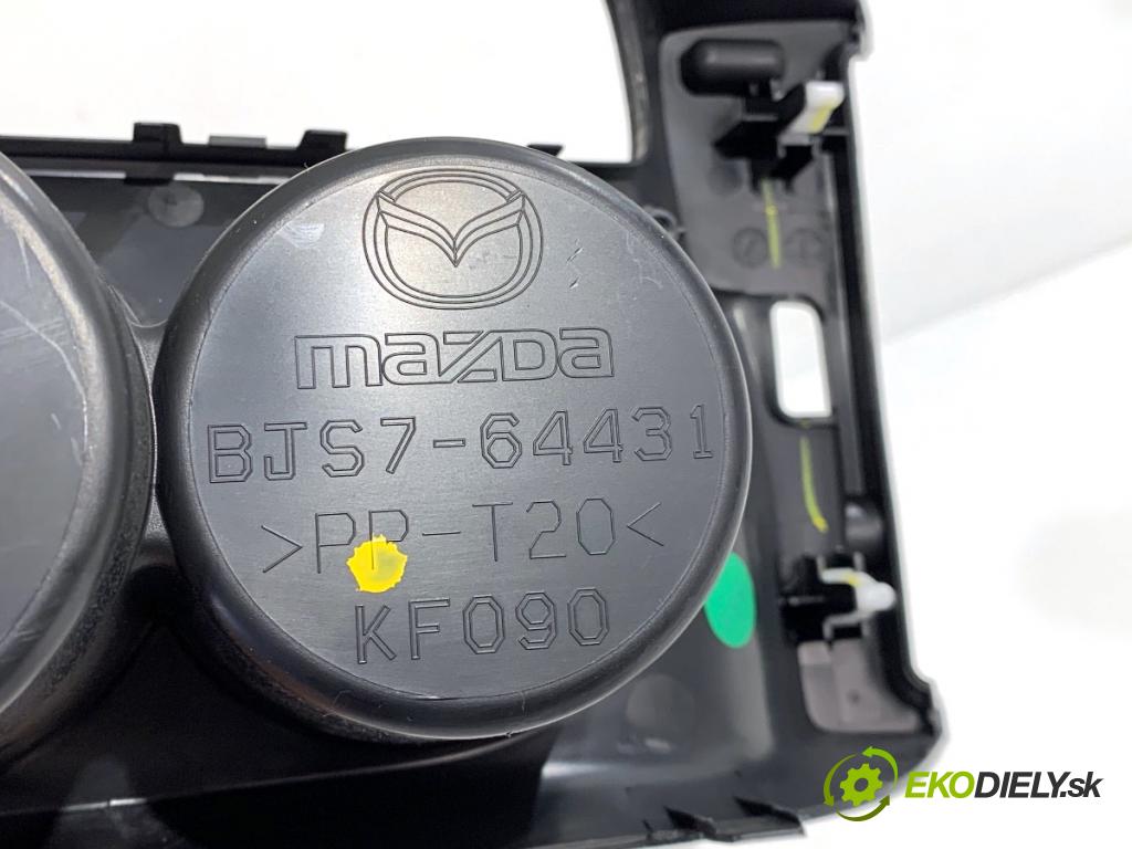 MAZDA 3 BM sedan 2016 88 kW 2.0 1998 držák na nápoje BJS7-64431 (Držák nápojů)