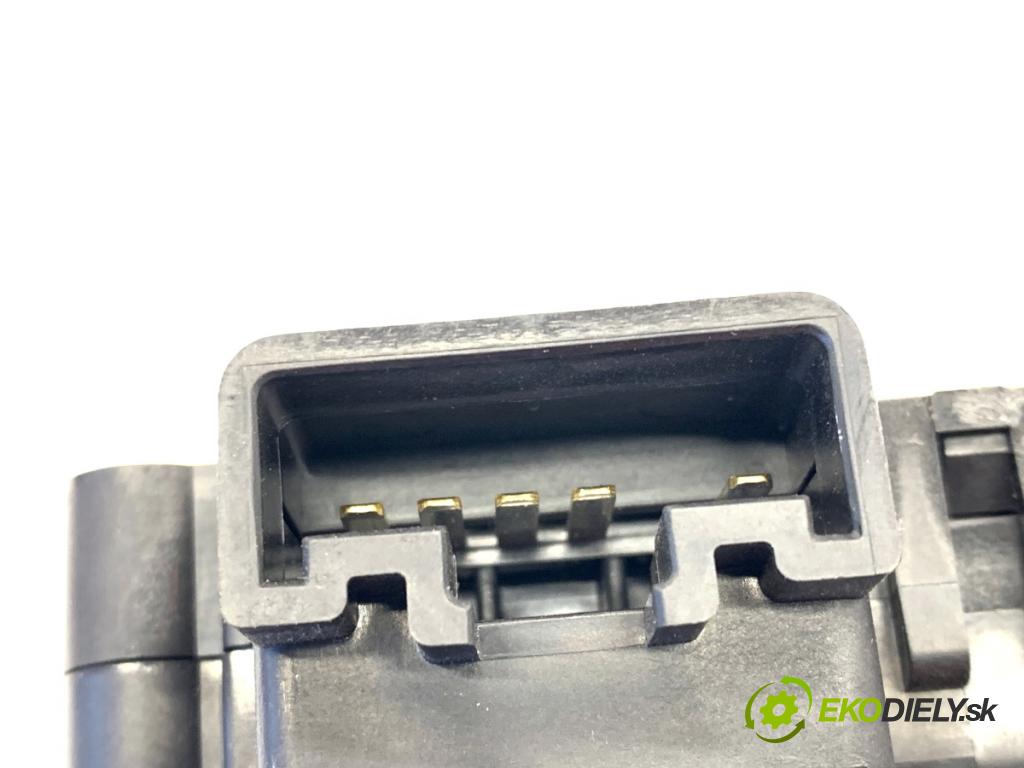 MAZDA 3 BM sedan 2016 88 kW 2.0 1998 motor topení GA705KD49