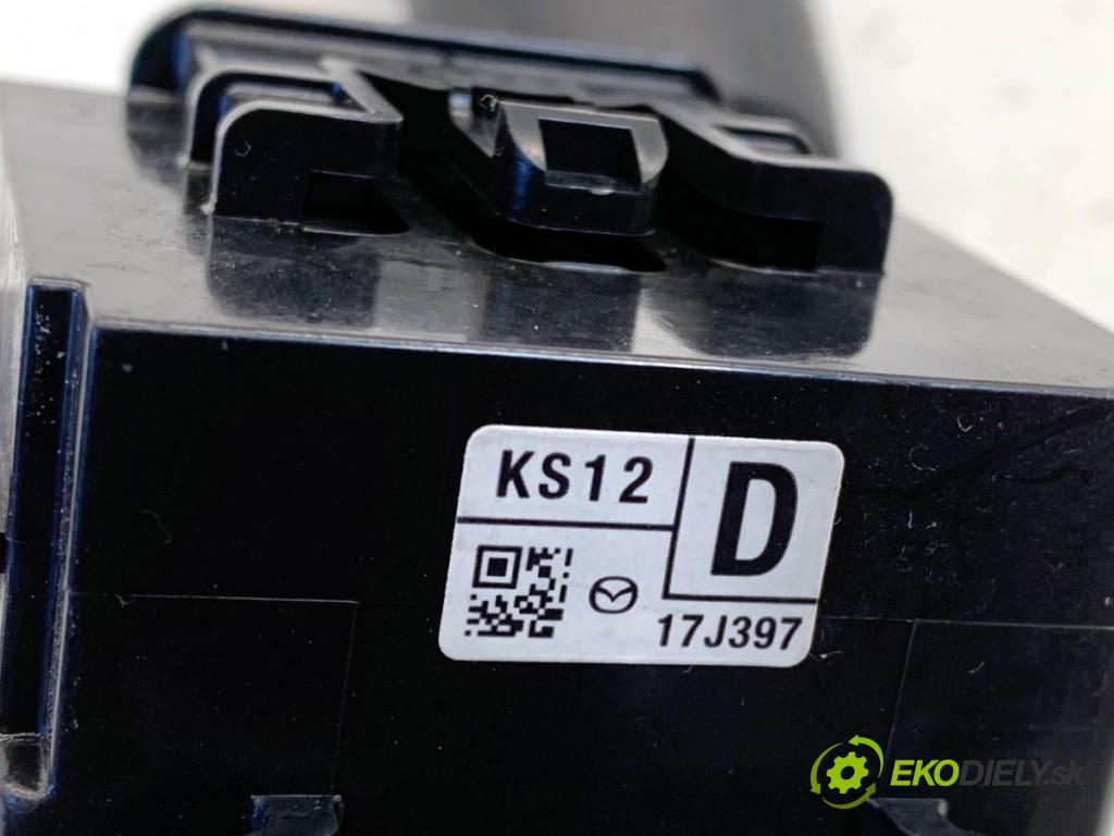 MAZDA 3 BM sedan 2016 88 kW 2.0 1998 Prepínač smeroviek 17J397 (Prepínacie páčky pod volantom)