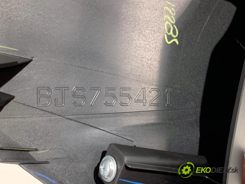 MAZDA 3 BM sedan 2016 88 kW 2.0 1998 lišty kryt BJS755421 BJS755256 (Lišta)